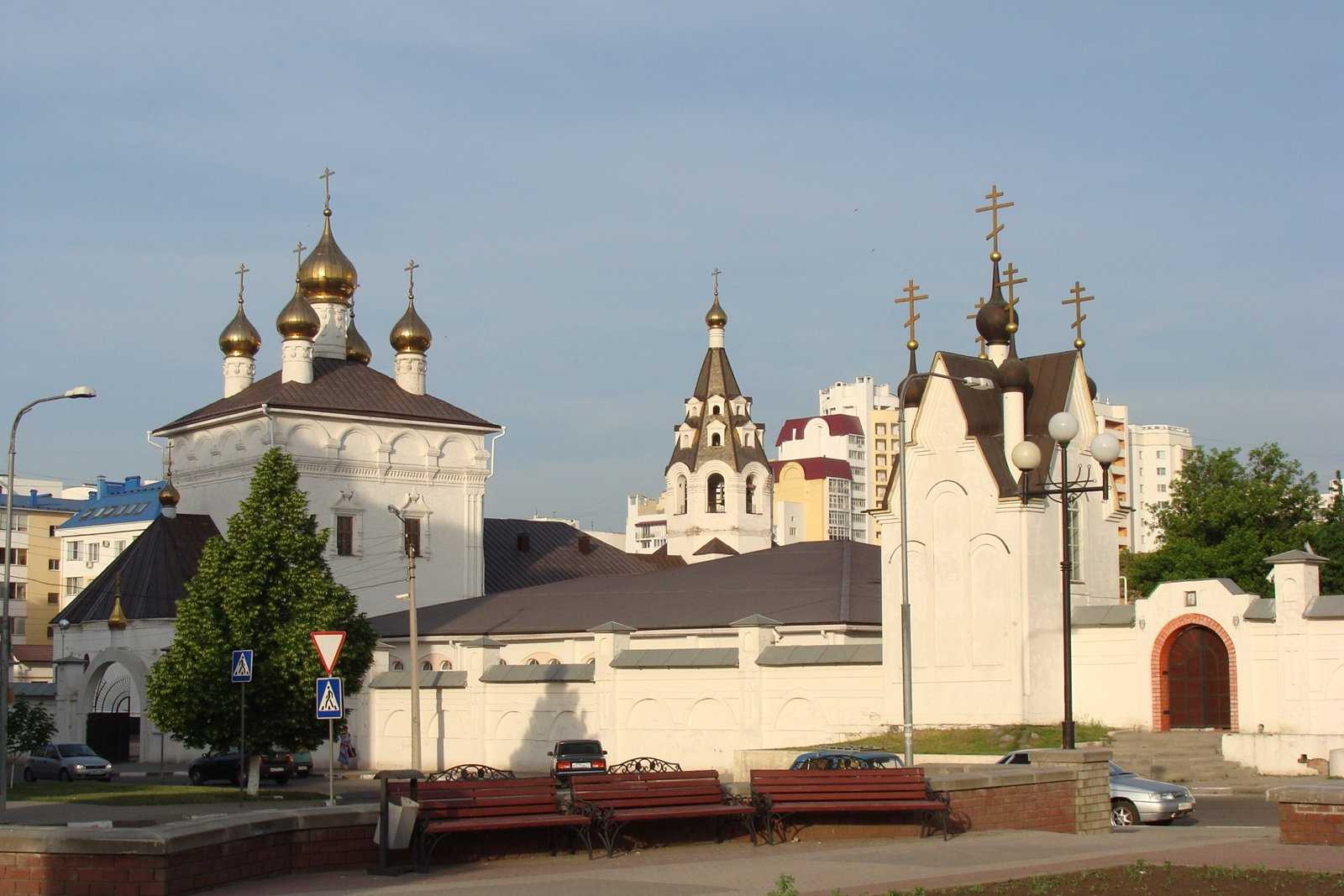 Есть ли в белгороде. Успенско-Николаевский собор Белгород. Успенско Никольский храм Белгород. Успенско Николаевская Церковь Белгород. Марфо-Мариинский монастырь Белгород Успенско Николаевский.