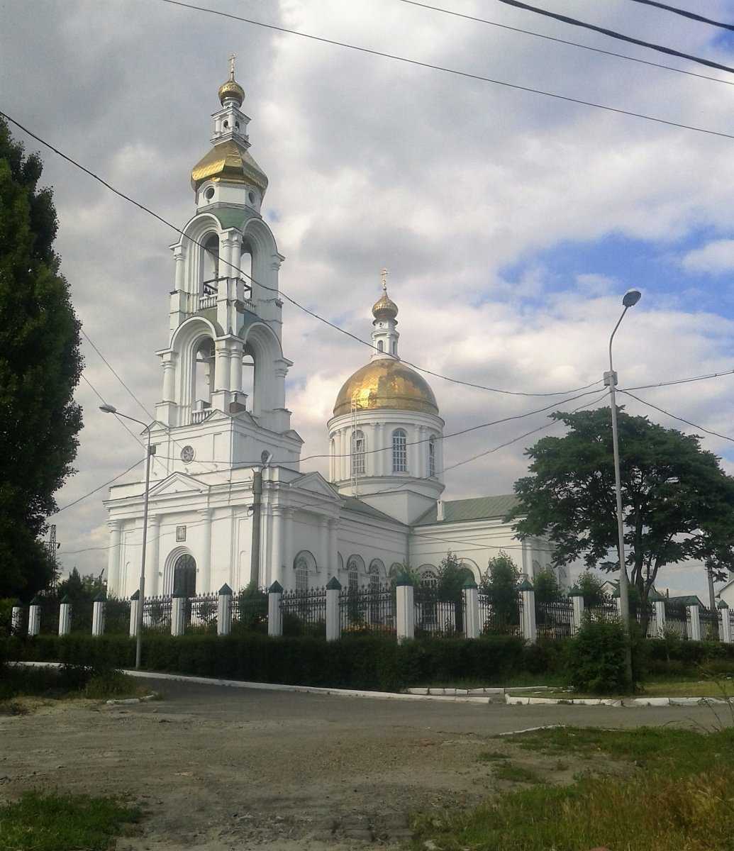 Преполовение Пятидесятницы храм Ростов