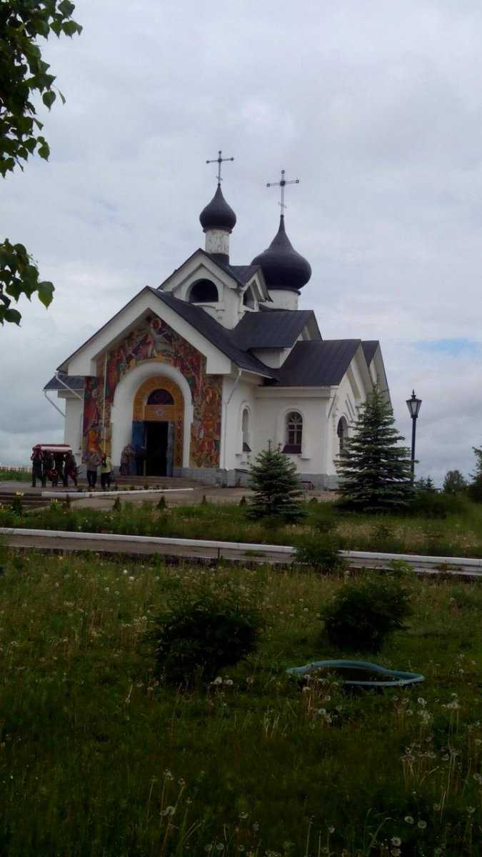 Храм новомучеников и исповедников Российских фото 1