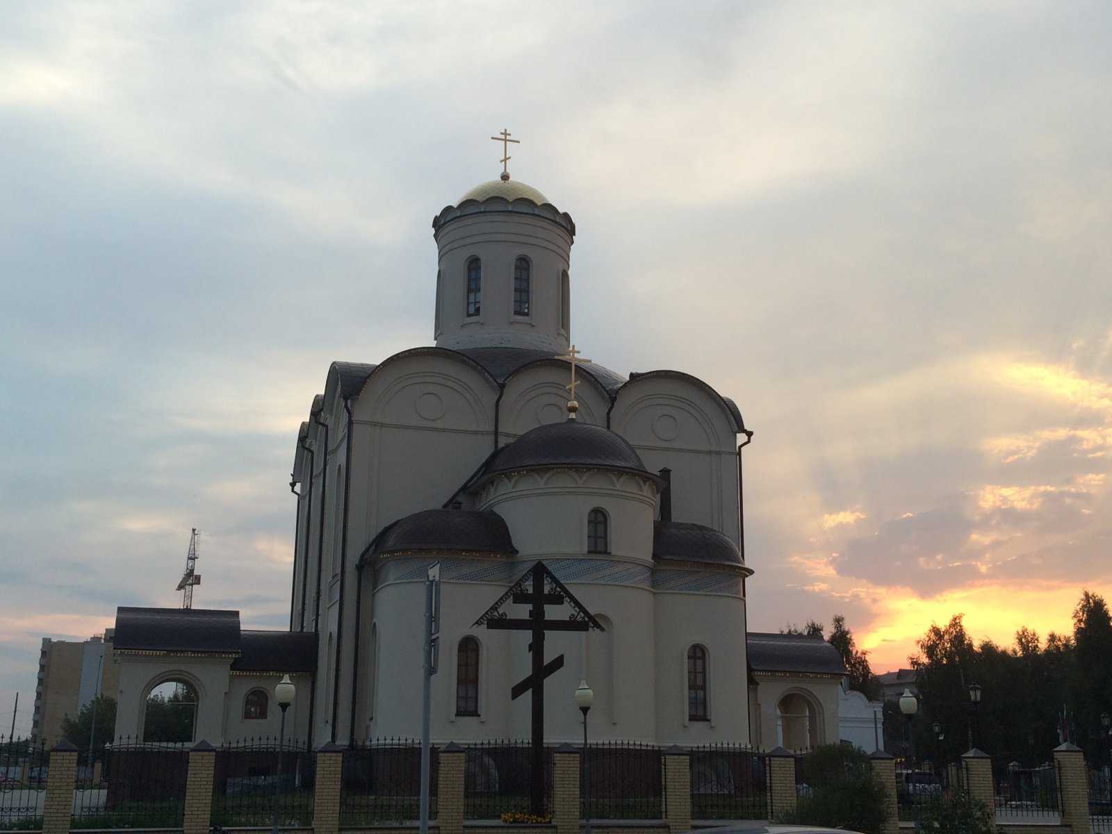 Поселок боровский. Храм Николая Чудотворца Боровский. Церковь Боровский Тюмень. Храм святителя Николая Чудотворца п Боровский. Никольская Церковь пос. Боровский Тюмень.