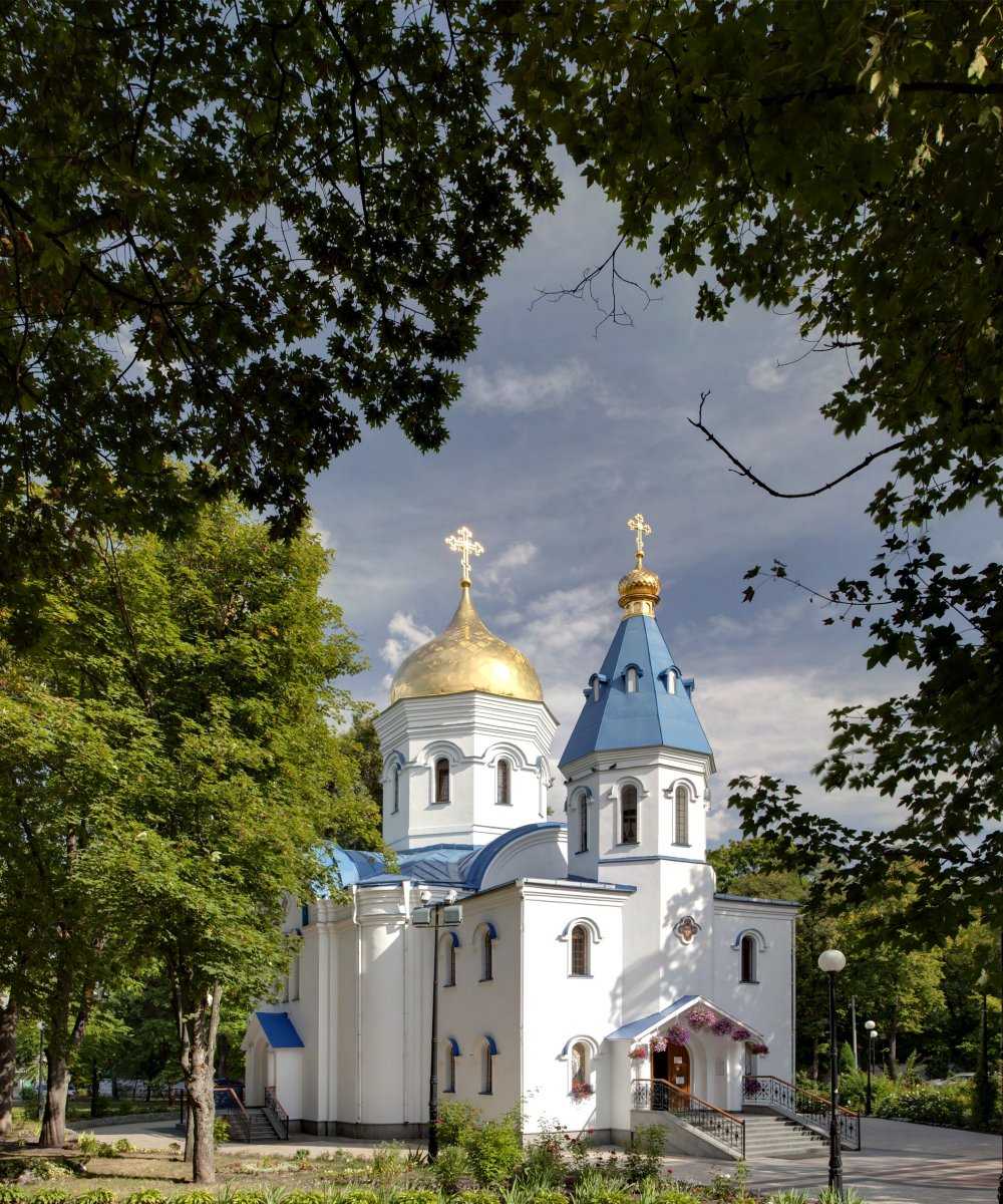 Украинская Православная Церковь Спасо-Преображенский храм фото 1