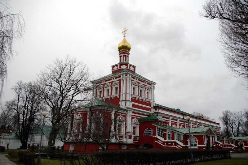 Храм Успения Пресвятой Богородицы в Новодевичьем монастыре фото 1