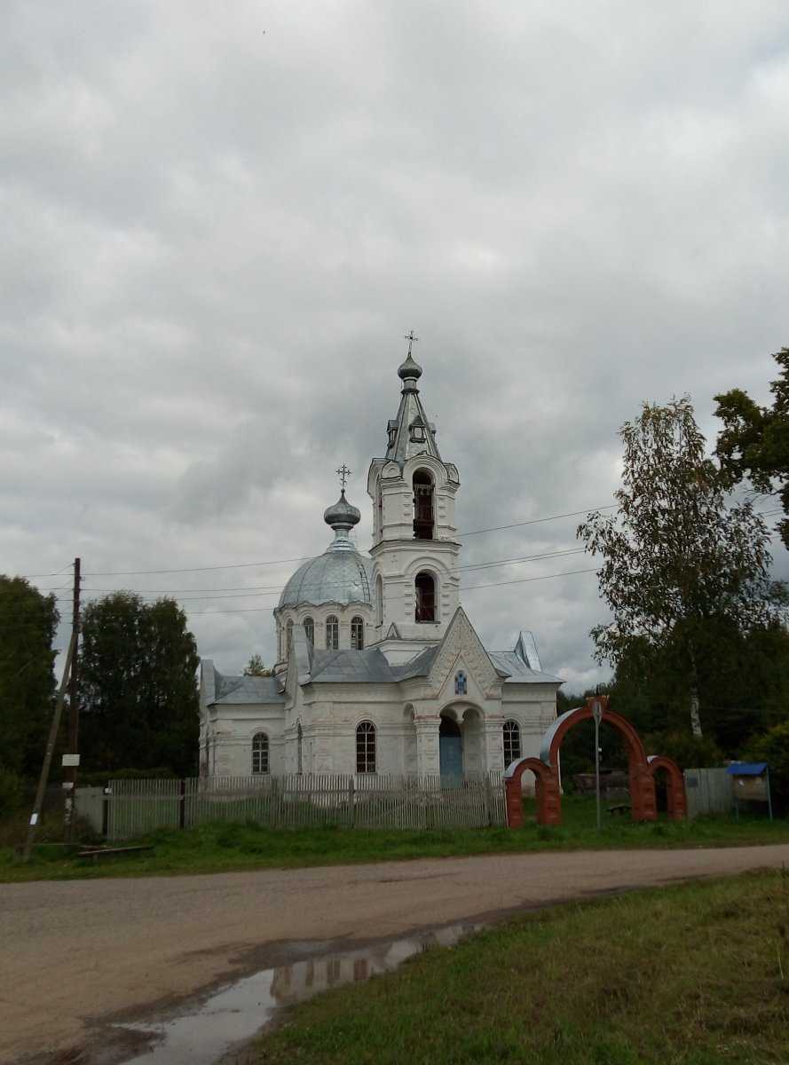 Церковь святых бессребреников Косьмы и Дамиана фото 1