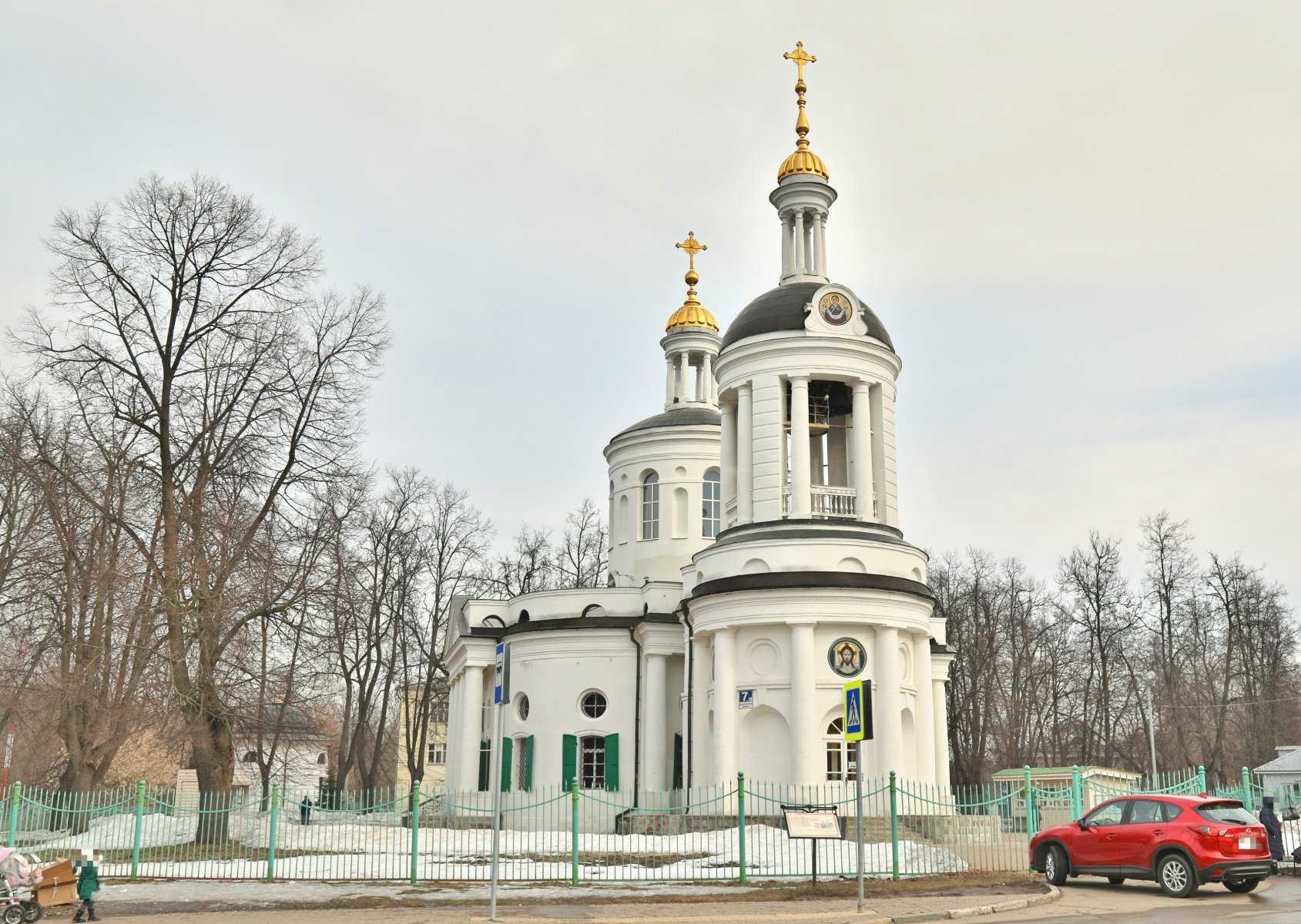 Церковь влахернской божьей. Храм Влахернской иконы Божией матери. Влахернская Церковь Кузьминки. Церковь Влахернской иконы Божией матери в усадьбе Кузьминки.