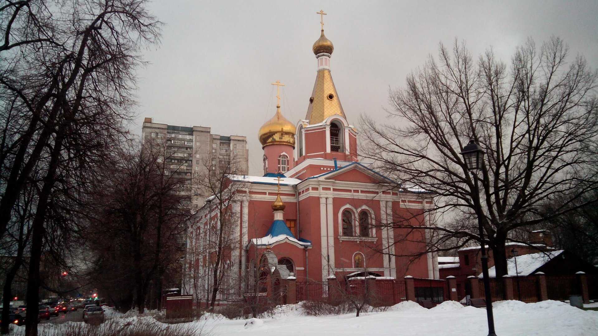 Храм воскресения христова в минске на гамарника. Храм Воскресения Христова на Семеновской. Церковь Воскресения Христова на Семёновском кладбище, Москва. Храм Воскресения Христова Измайловское шоссе 2. Храм на Семеновской в Москве.