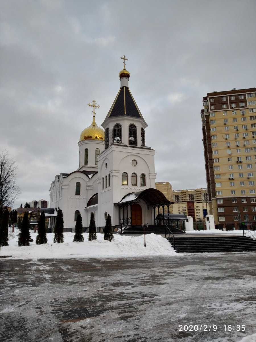 Москва коммунарка нотариусы. Храм в Коммунарке. Храм Преображения в Коммунарке. Поселение Коммунарка храмы. Храм Преображения Господня 22а, посёлок Коммунарка фото.