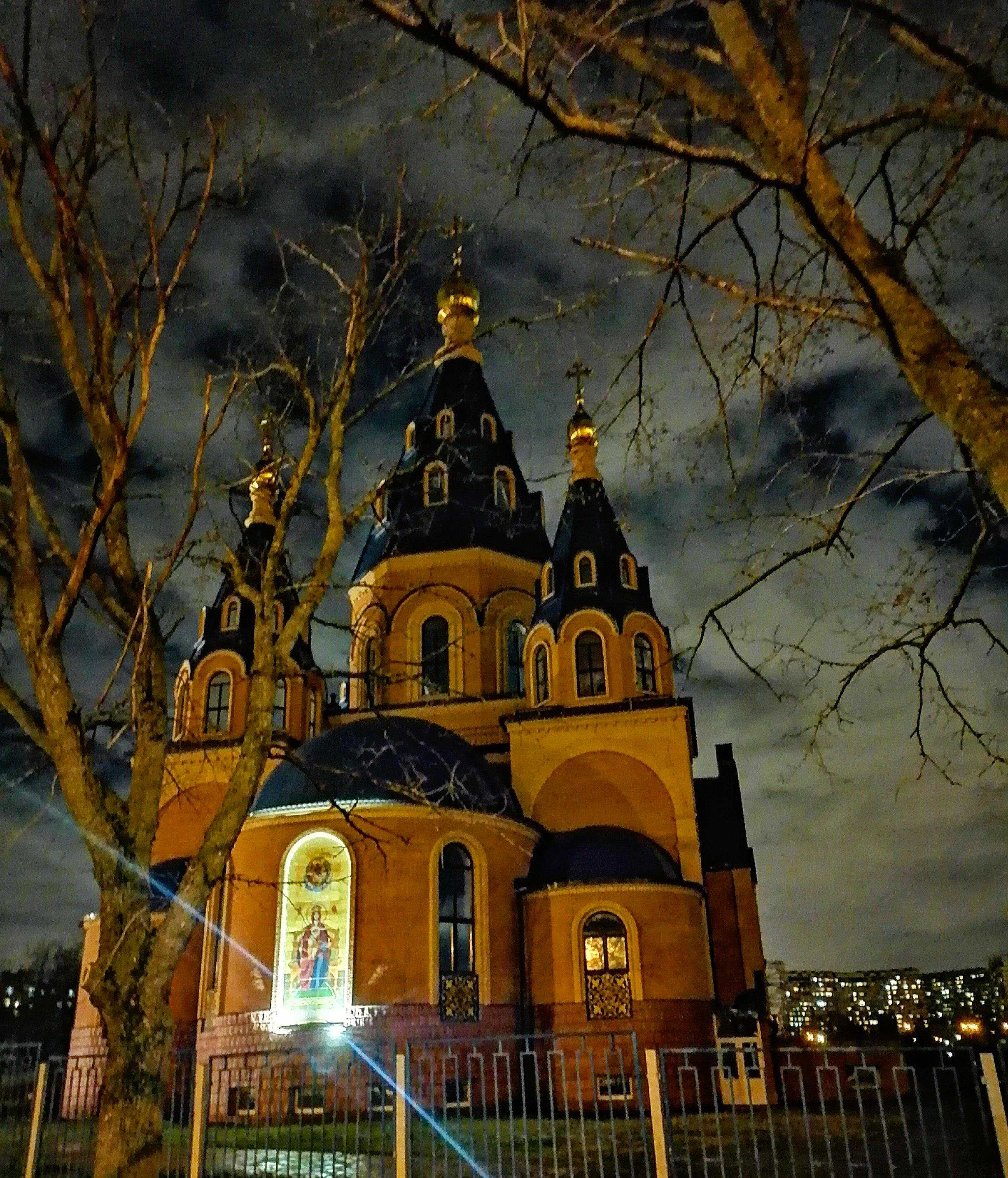 Храм державной. Храм Державной иконы Божией матери, Москва. Церковь в Чертаново. Церковь на Чертановской улице. Чертановская 2 к2 храм.