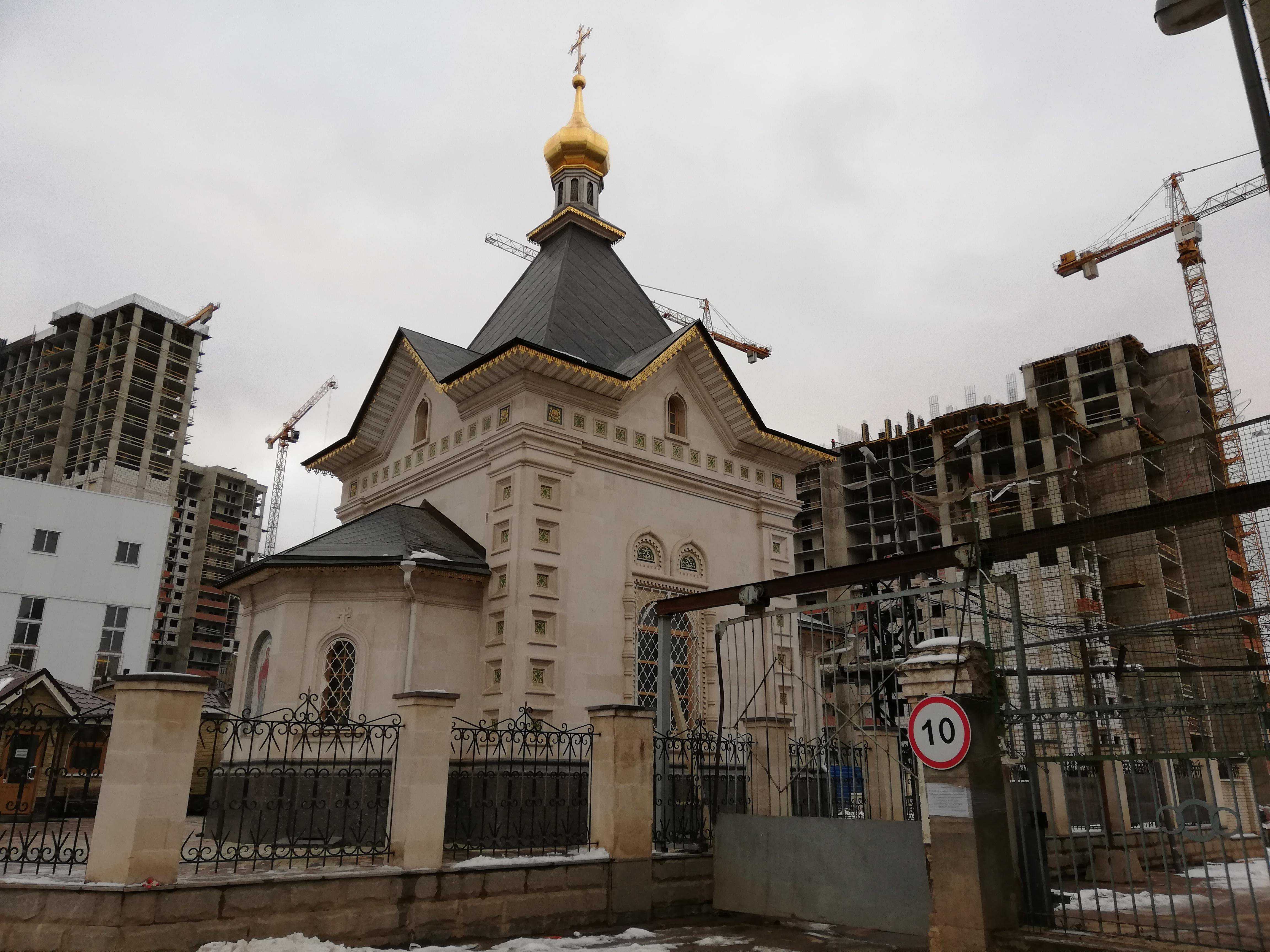 Церковь покрова пресвятой богородицы боровое. Храм Покрова Божией матери Долгопрудный. Церковь Покрова Пресвятой Богородицы Долгопрудный. Храм Покрова Пресвятой Богородицы в Нахабино. Мариуполь храм Покрова Божьей матери.