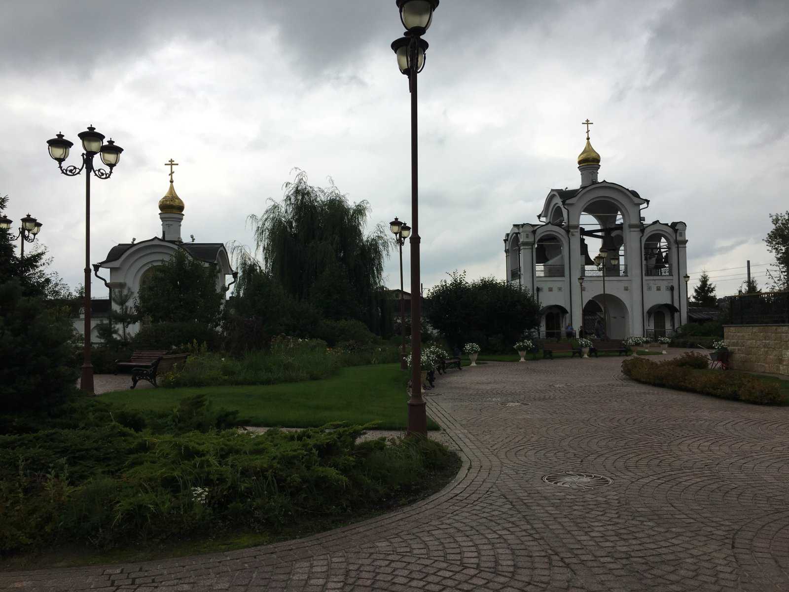 Церковь в усово. Усово (Московская область). Село Усово. Усово Московская область достопримечательности. Церковь в Усово на рублёвке.