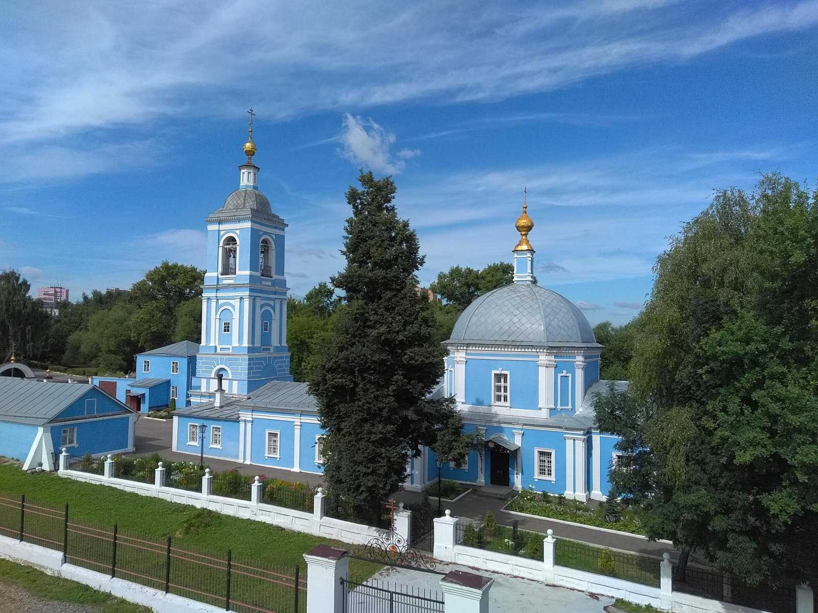 Воскресенский храм воскресенск расписание. Иоанно Златоустовский храм Воскресенск. Храм святителя Иоанна Златоуста Воскресенск. Храм Иоанна Златоуста г. Воскресенск. Церковь Новлянская Воскресенск.